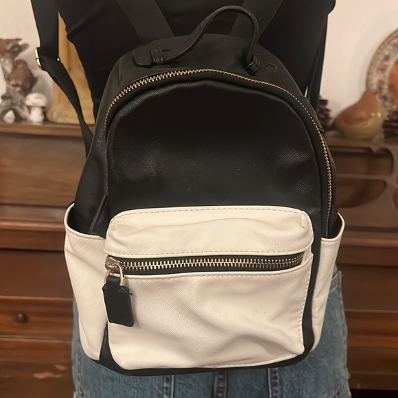 Mini backpack - Picture 3 of 6